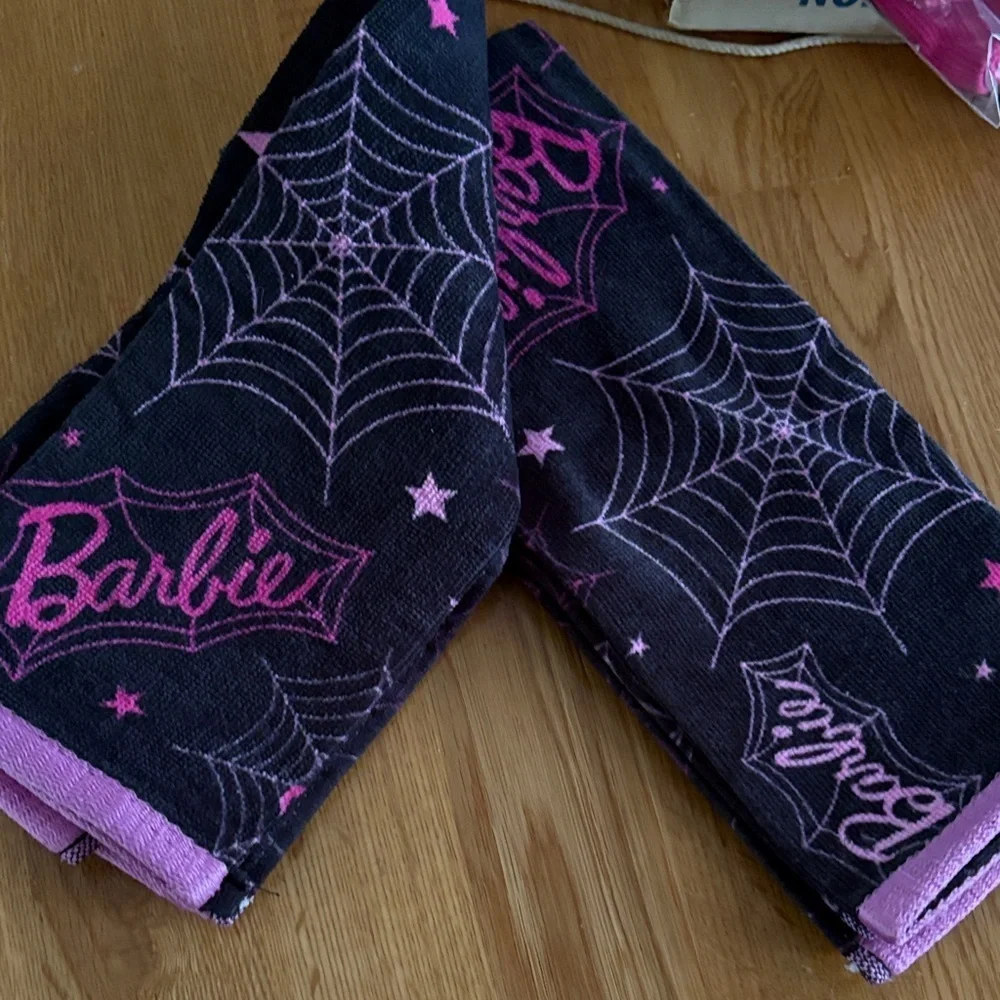 Barbie Black and Pink Spiderweb Bath Towel